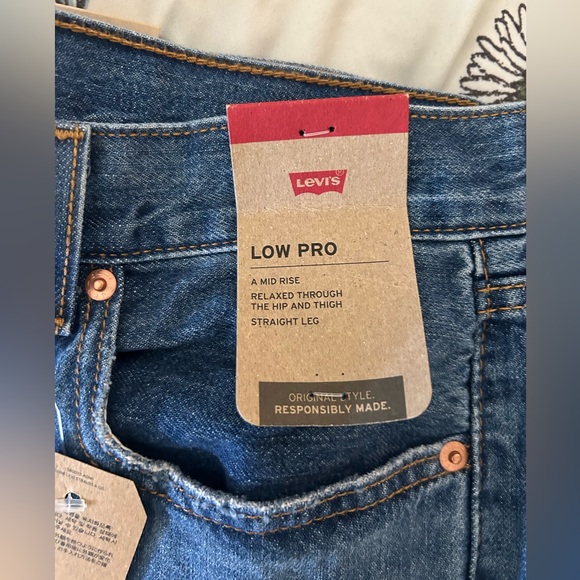 Levi’s Women’s Low Pro Jeans NWT - Picture 7 of 12